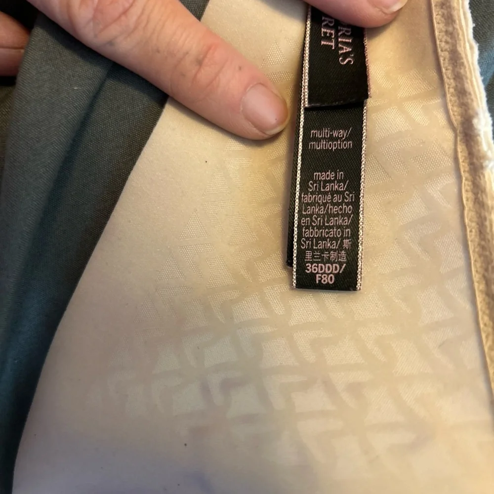 Victoria's Secret Strapless Smooth Bra in Nude - Picture 2 of 2